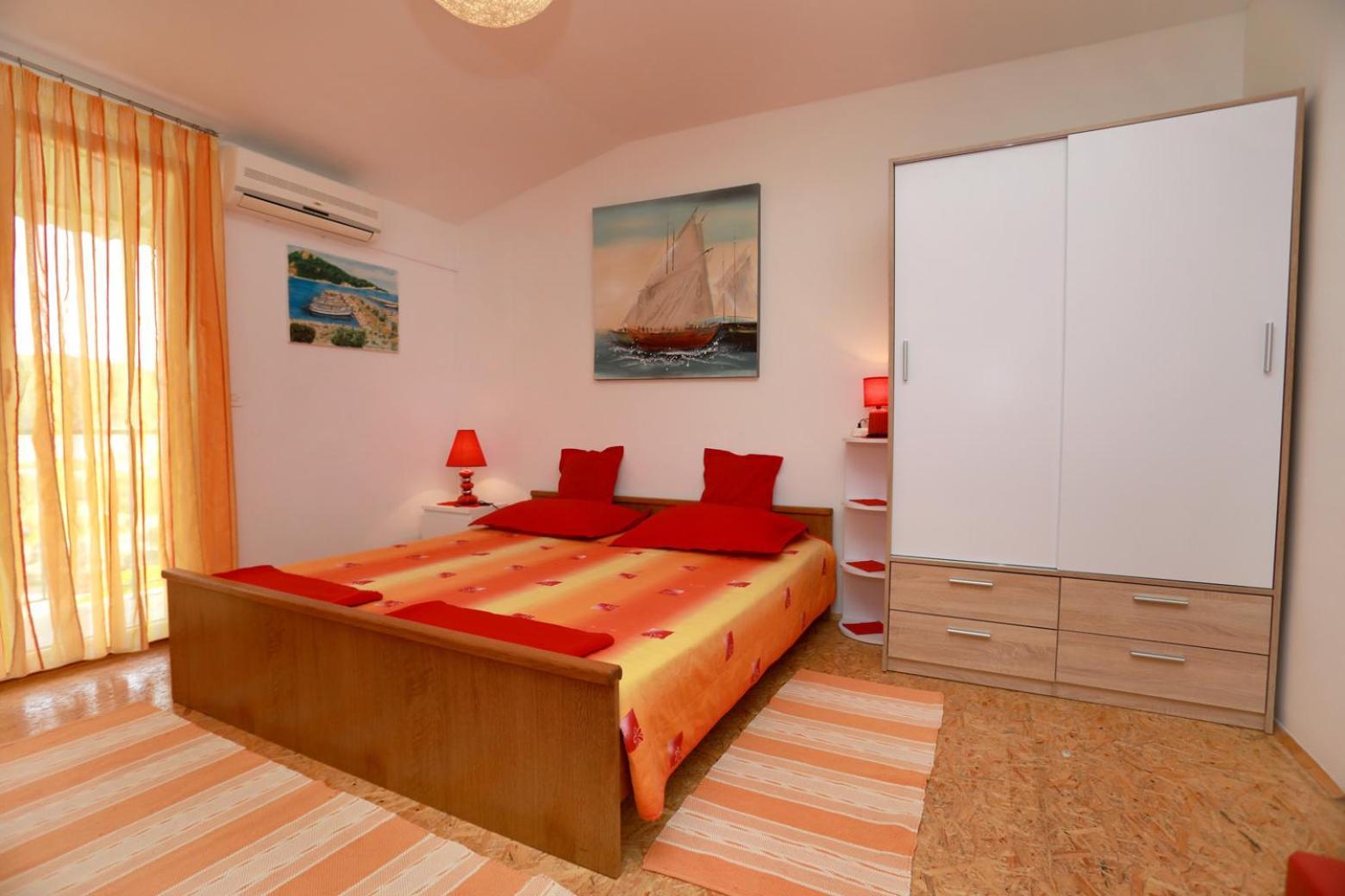 Apartments Irena Трогир Экстерьер фото